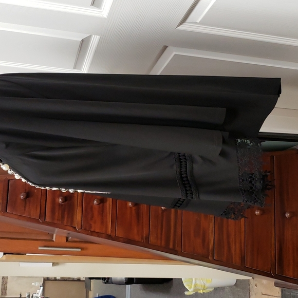 Sami & Jo dressy blouse and Paparazzi necklace and earrings  bundle - Picture 4 of 10